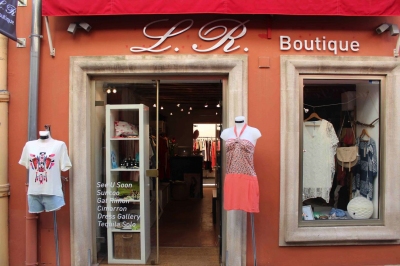 Retrouvez les dernières tendances à la mode dans les petites rues cassidaines chez LR Boutique