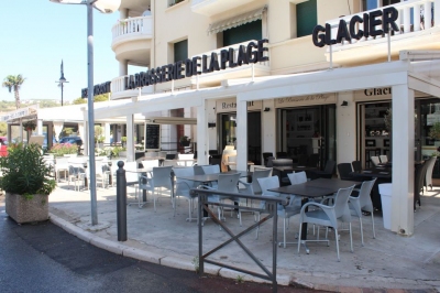 La Brasserie De La Plage, pour une cuisine traditionnelle et authentique à 2 pas de la plage de la grande mer à Cassis
